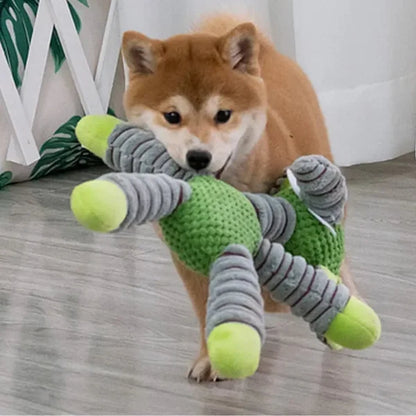 Dog Toy Interactive PlushSqueak-gren